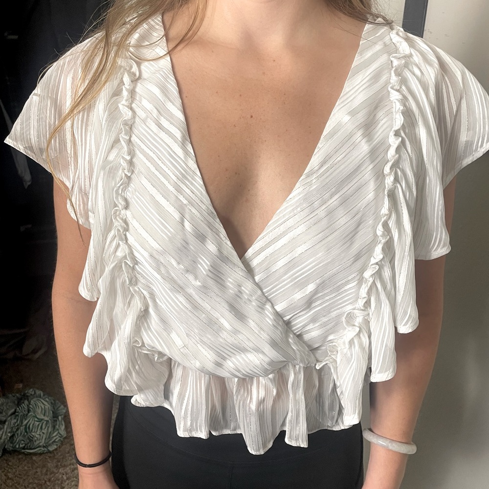White v cut crop top